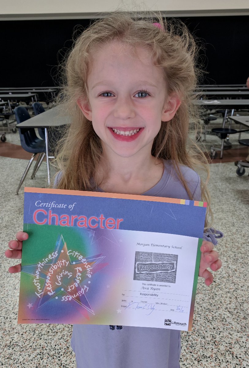 kdryan_13's tweet photo. Responsibility Award 
#proudparent
@MorganElementa2 https://t.co/anqYakft1N