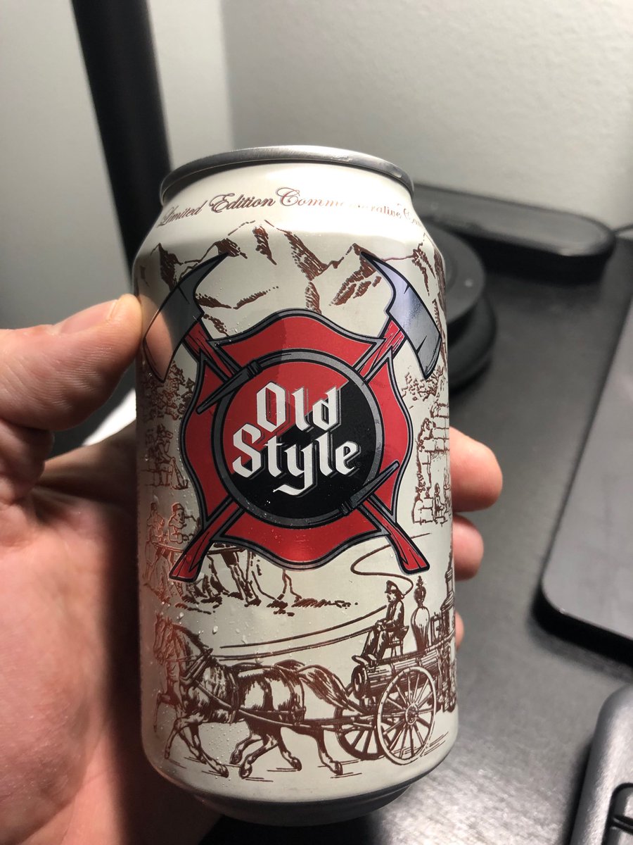TheBeerCrusher's tweet photo. Style is still a standard in this house. #DadsBeer https://t.co/6bp3avrIoZ