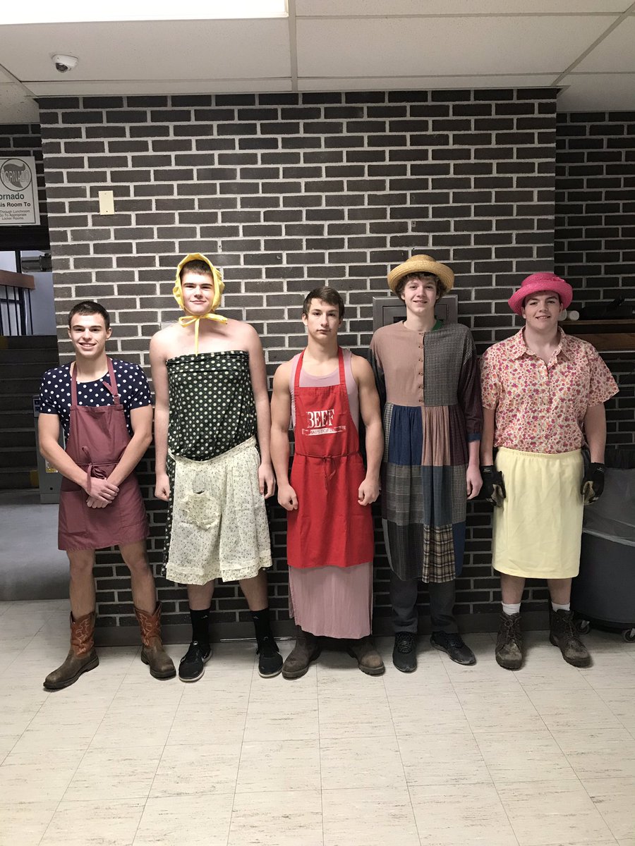 therealsccffa's tweet photo. Farm Guy/ Farm Gal day! #sweetheartweek https://t.co/n4MMiV2MKY
