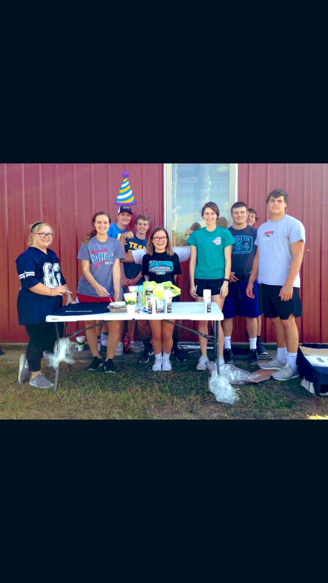 Happy Birthday Klink! I hope you had a terrible day and god bless you. Love ya bro❤️