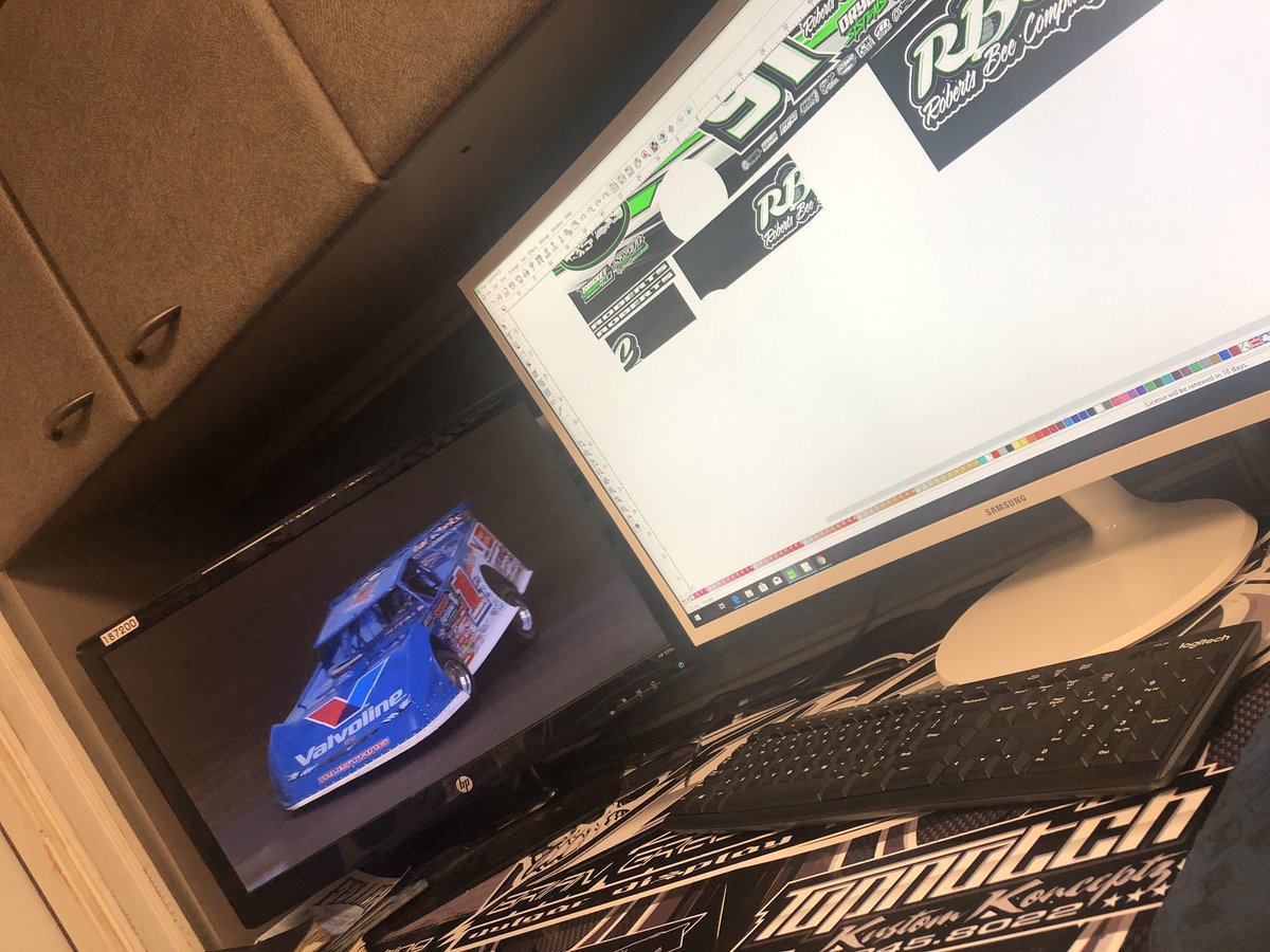 Topnotch_18g's tweet photo. Tuned in at the TopNotch Kustomz headquarters will be there live and in person Thursday! #terbofanclub #claybythebay @LucasRacingTV https://t.co/MSLJw9wicZ