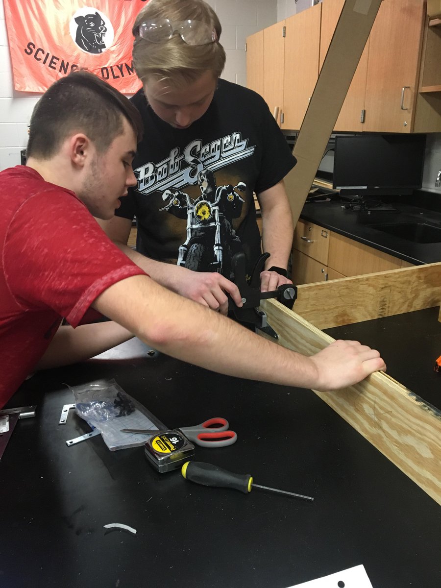 frc6591's tweet photo. Yet another successful build day! We greased all the gears on our chassis, then practiced driving! We've completed our scouting system too!👾🤖😃
Special social media shout out to @HRBlock for a lovely Bronze level donation!
#Robotics #Sponsor #Grease #explore #FIRST #Robolife https://t.co/oQkUjTR74V