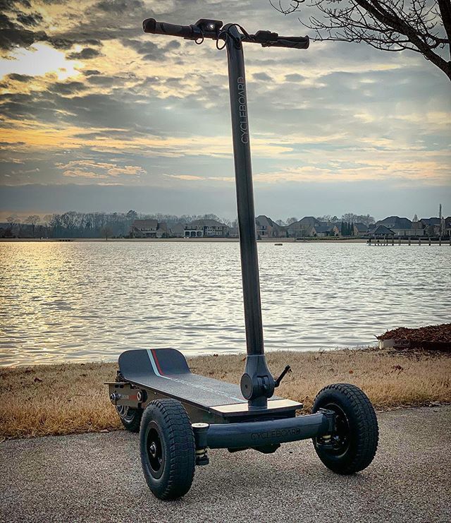 schmanke's tweet image. The beast has arrived.
.
#authentech @cycleboard #cycleboard #cycleboardrover bit.ly/2MVcgQA