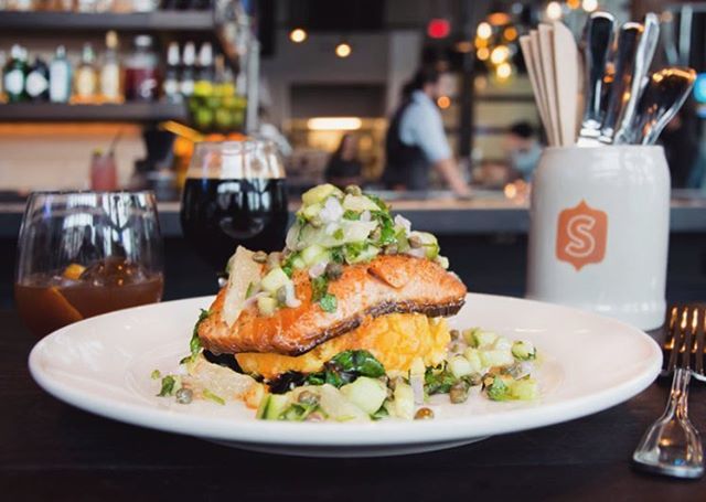 STOUTSeattle's tweet image. ❄️ Snow Day with us! ❄️ Wild Salmon with smoky tomato butter, garlic chard, lemon-parsley salad and root-veg mash 🤤