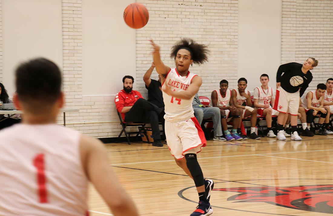 JohnAlfes's tweet photo. .@LakeViewHoops Rocky Viette suffered a left LCL injury in fall.

Since then, he has trekked on an arduous, 4-month journey from a water-resistant pool to physical therapy to agonizing days on the sidelines. @MedillSports

I tell his story, @MedillChicago: https://t.co/a8aN2gqWkw https://t.co/2wL9AMN35g