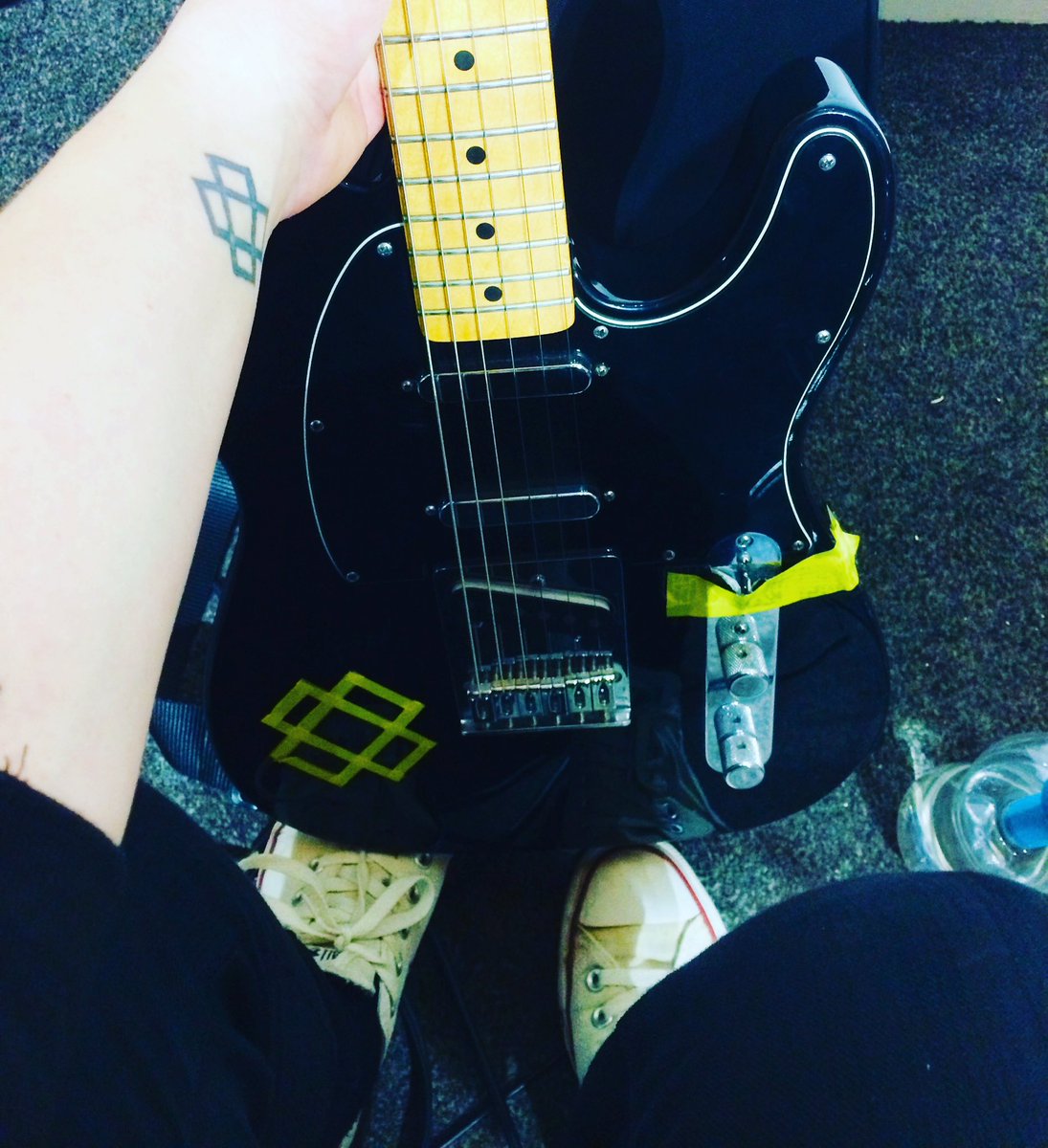 AlieSKIES's tweet photo. rehersal makes perfect... or something like that! come see us on tour maybe 💛💛 #skiesbanduk #rehersal #bandpractice #fender #tele #xtattoo #xep #band #anchorbaby https://t.co/QxfPoYB8xo