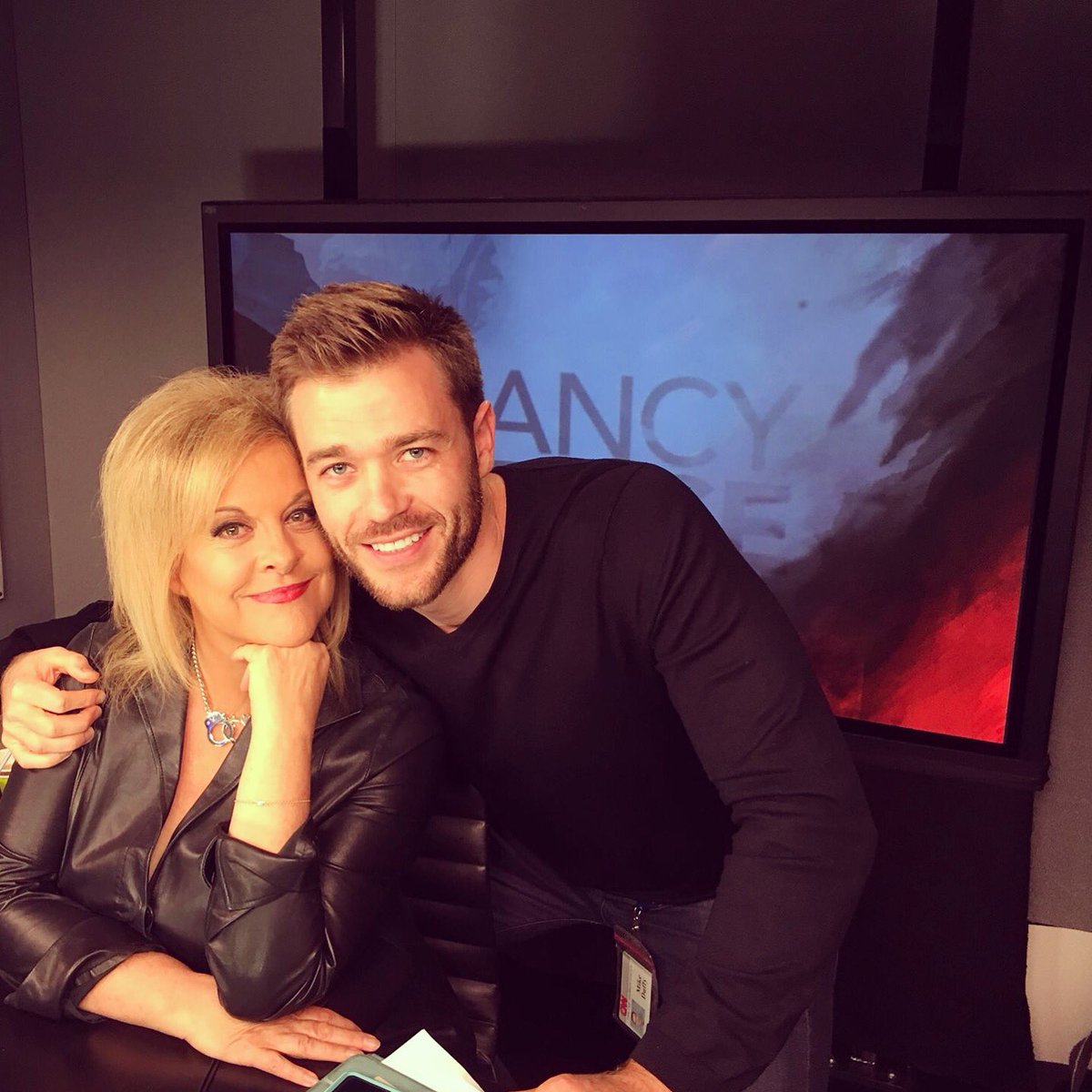 simplyduffy's tweet photo. Nancy just emailed to remind me who my original teacher is! You got that right @NancyGrace - and I won’t forget it 😂 #Nancygrace #theboss #bombshelltonight https://t.co/9yKB1bnVyK