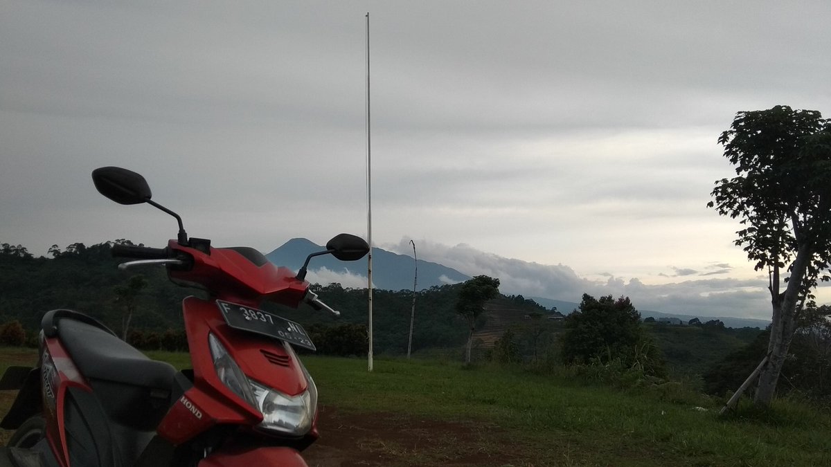 saepul_bahri55's tweet photo. Teman setia ngaprak 🛵
@HondaBeat_INDO @HBC_Indonesia @HRC_MotoGP #repsol #MotoGP #indonesia #bogor #honda #beat #karbu #matic #senja #fff https://t.co/rqVayyNCSG