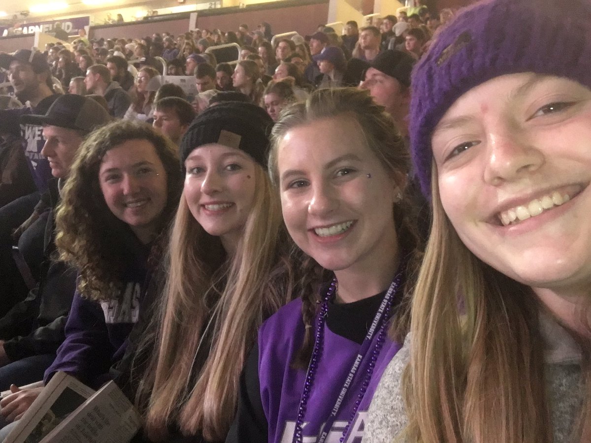 cmfilinger's tweet photo. Let’s go Cats💜 #kstategameday #BeatKU #gocats #goband https://t.co/NS9tSYEqJZ