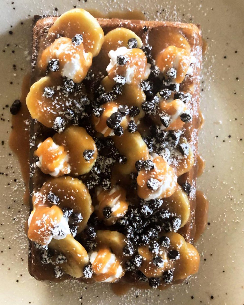 #Repost @moodandfoood
.
Morning mood: Banoffee Waffle 🥨
.
Caramel Banana Chocolate and a Soft crispy waffle at #JamjarDiner 🤤♥
.
#Loveforfood #jjfamily #Bandra #Andheri #Happytime #Foodies #Breakfast #Waffle