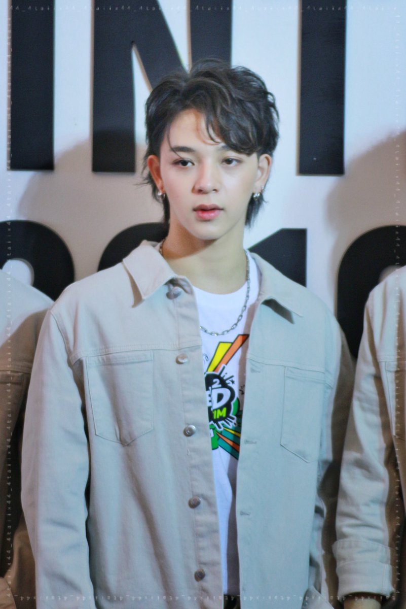 TaiiXz_4's tweet photo. 01/02/2019
ด้วยความเดชนี่ ทำให้ไม่ลืมว่าต้องเปลี่ยนปี...
🤣🤣🤣
#บาสเด็กอ้วนที่แท้จริง
#aisdigitalintelligentnation2019
#ZeedSimSBFIVE https://t.co/chS86Ocl0Q