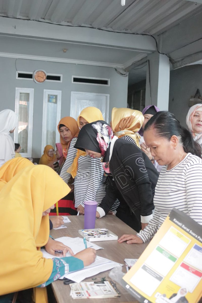 tedydwinarno's tweet photo. warga campaka kec Andir
Alhamdulillah #pksno8 bisa bersilaturahim semoga #berkah
#wanted86 #kangtedyDW #2019PilihPKS https://t.co/ezVqy4SjvL