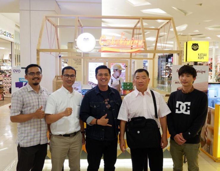 HendySetiono's tweet photo. Semoga dengan hadirnya Kebab BabaRafi di Taiwan, masyarakat dan pengusaha Indonesia yang berada di sana mempersembahkan yang terbaik untuk negeri dan memberikan kebanggaan untuk Indonesia
#Business #Entrepreneur #success #KebabAsliIndonesia #KebabBabaRafi https://t.co/YlBIiq34xc