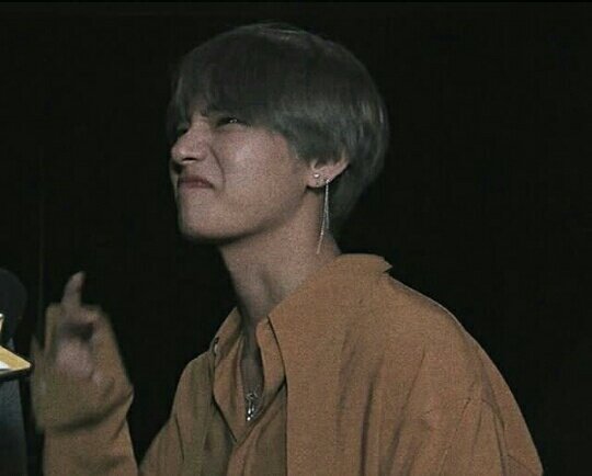 @close tweet media
