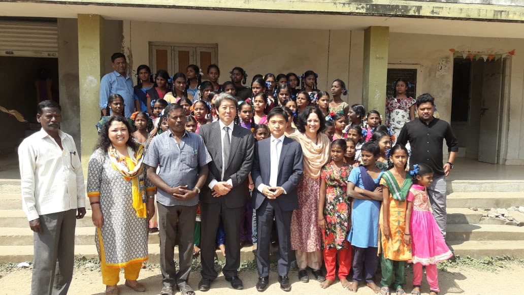 FicciCSR's tweet photo. Today at Chittoor, Andhra Pradesh - the CEO of Bank of Tokyo Mitsubishi UFJ (BTMU) reviewing the #CSR sanitation project being executed by  @ficci_sedf for #BTMU 
@btmu_official |
#japan #india #sanitation https://t.co/LeCBbi6yRN