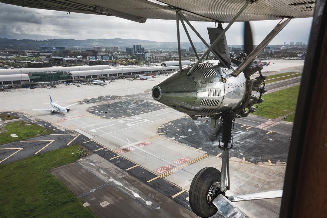 LyonAirMuseum1's tweet photo. There’s no place like home.
📷 Royce Rumsey
#hometurf #homesweethome #thereisnoplacelikehome #flyontheford #eaa #avgeek #planespotting #ford #fordtrimotor #flytheford #aviation #airmuseum #aviationmuseum #orangecounty #ontheflightline #johnwayneairport #lyonairmuseum https://t.co/Zt5cyM11i5