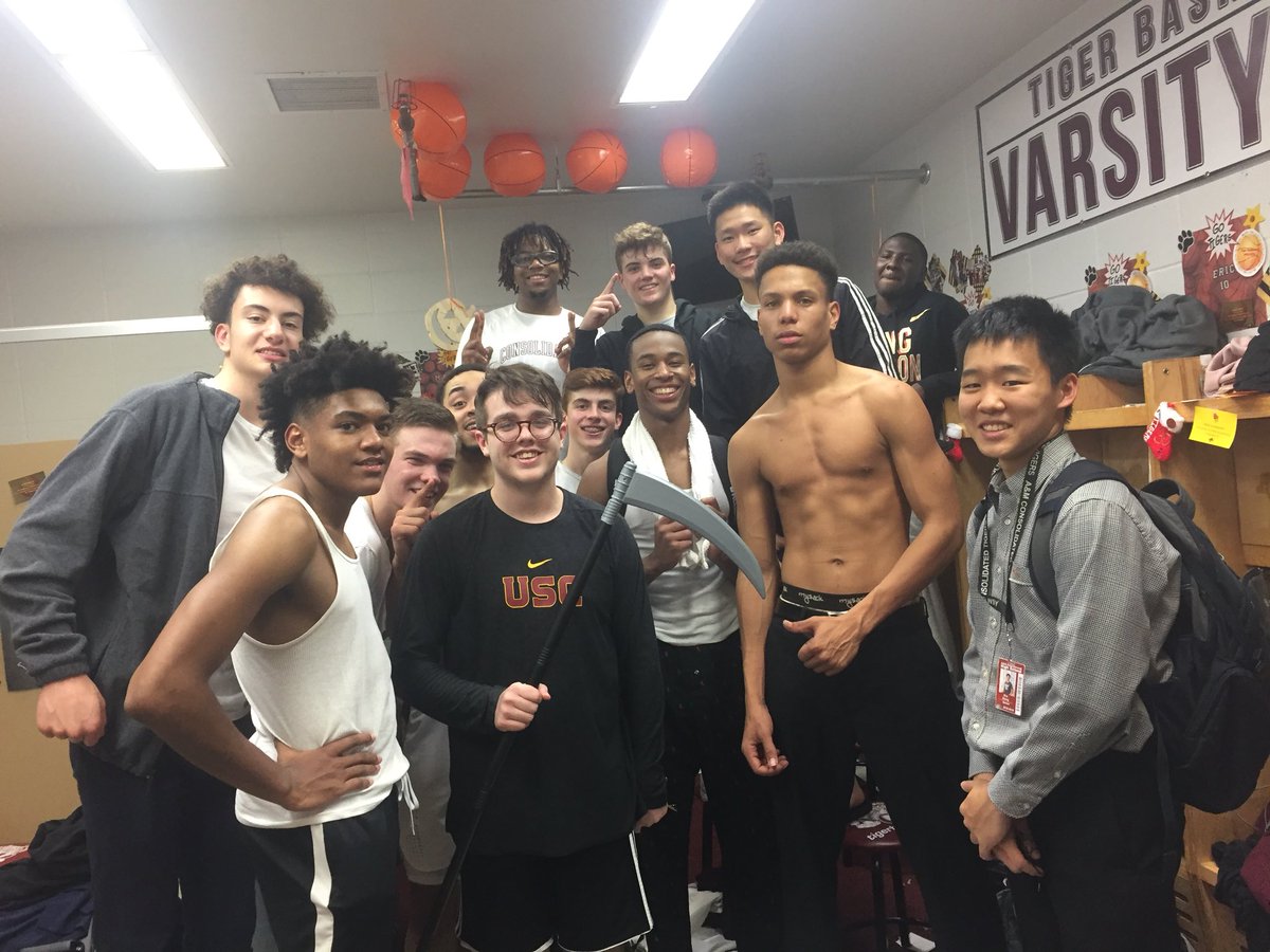 Consolboyshoops's tweet photo. @AMCHSboyshoops clinches a playoff spot for the 4th straight year with a 69-44 victory over Katy Paetow #keepitsimple🏀 #bewareofthereaper☠️

@AMCHSboyshoops @BrazosSports 
@kbtxsports @KAGS_Lucas 
@Tabchoops @hoopinsider https://t.co/dKeedagSND