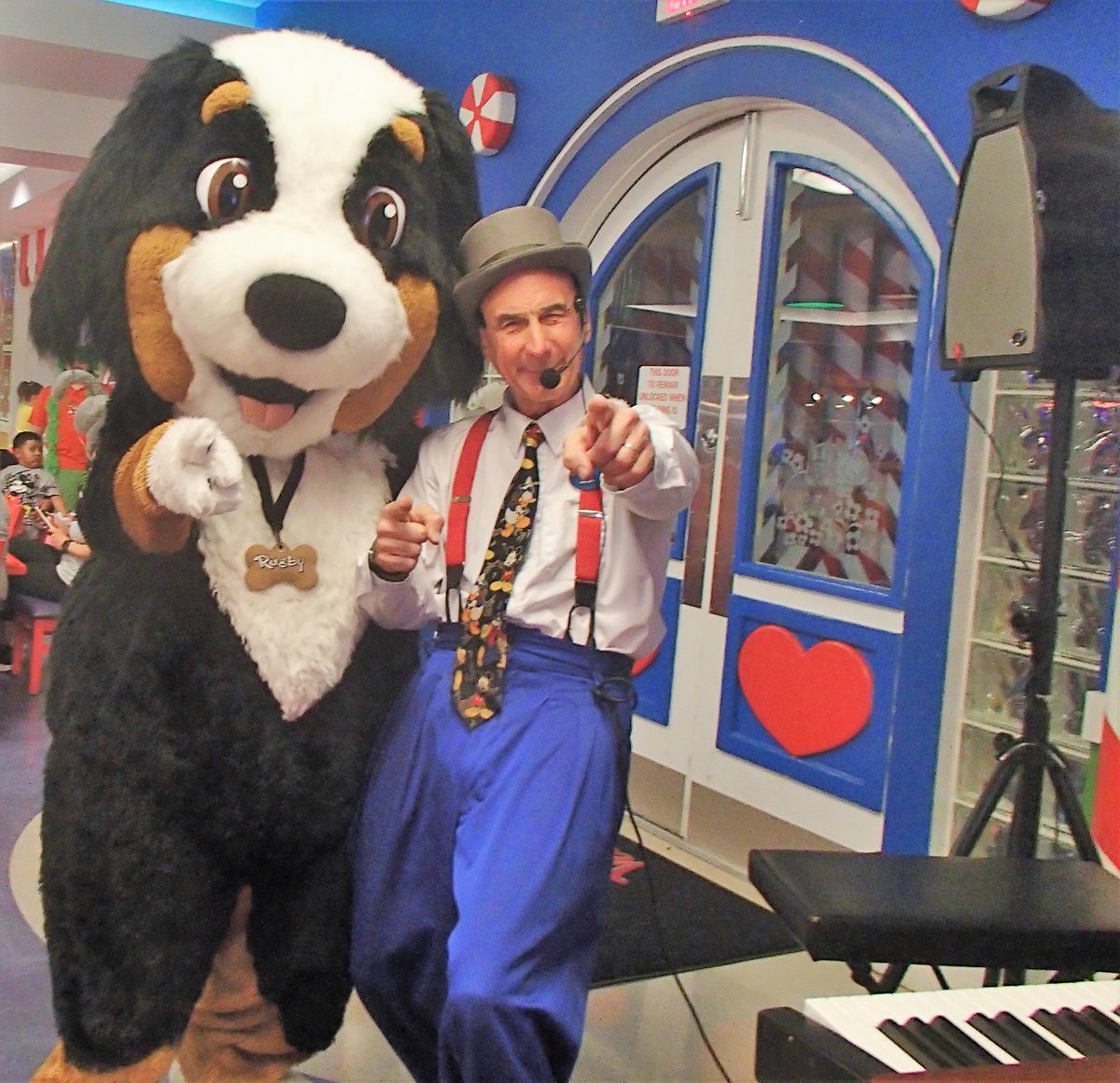 yehaabob's tweet photo. My buddy Rugby was a big help tonight down at Give Kids the World!! Another fun show- https://t.co/85qZfeyEVm