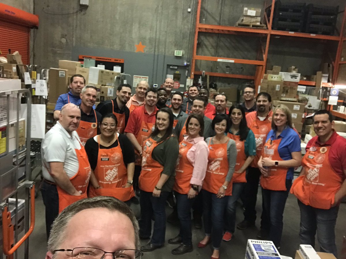 Thanks team for your hard work and engagement during the unload process tonight during our Q1 Ops Training!! 🐾🐾🤛🏻🤛🏻