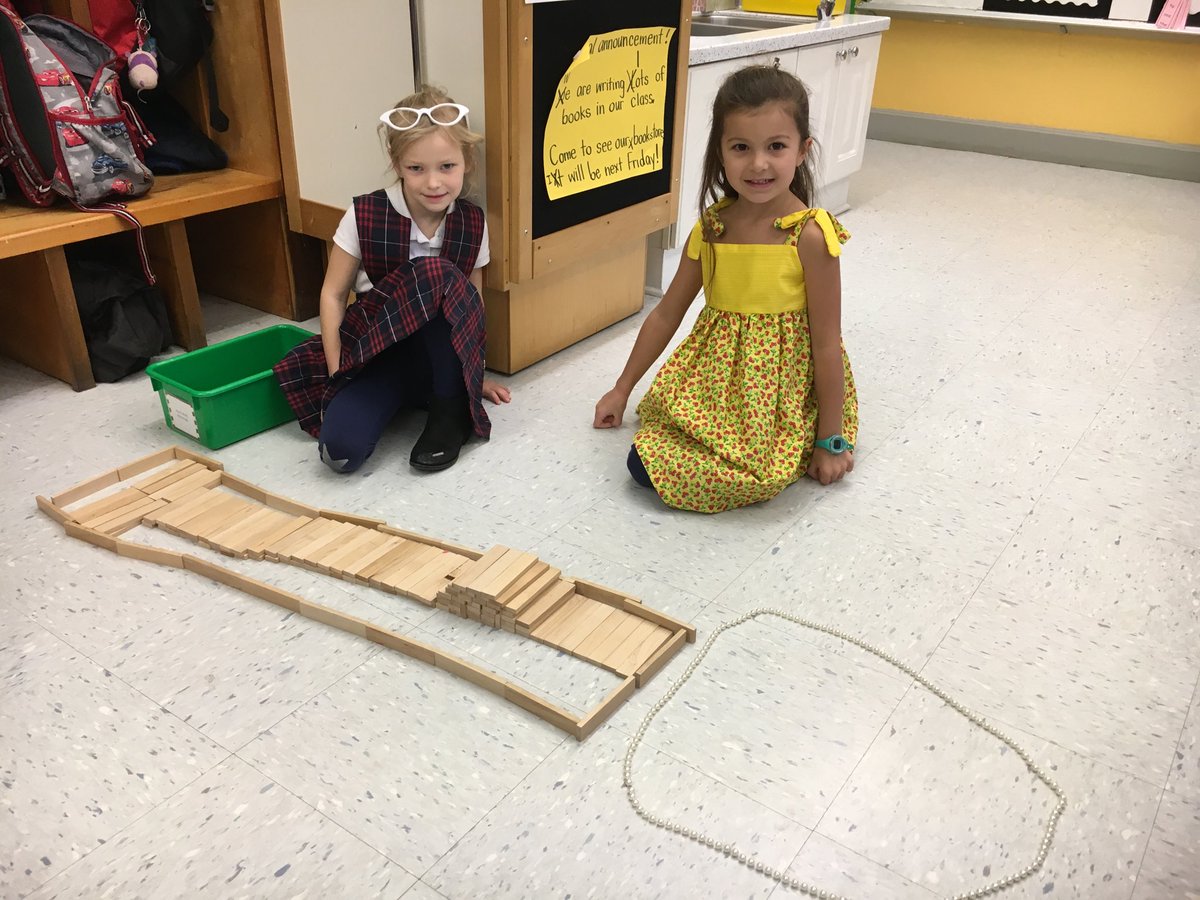 sfxkathysasso's tweet photo. 100 Days smarter, 100 days cuter!! Kindergarten @SFXWilmette celebrated our 100th day of school today. #dressingas100yearolds #buildingchallenges #plankssolocupsandlegoswhatwouldyourteambuild #areallyfunday https://t.co/RreizUUEg0