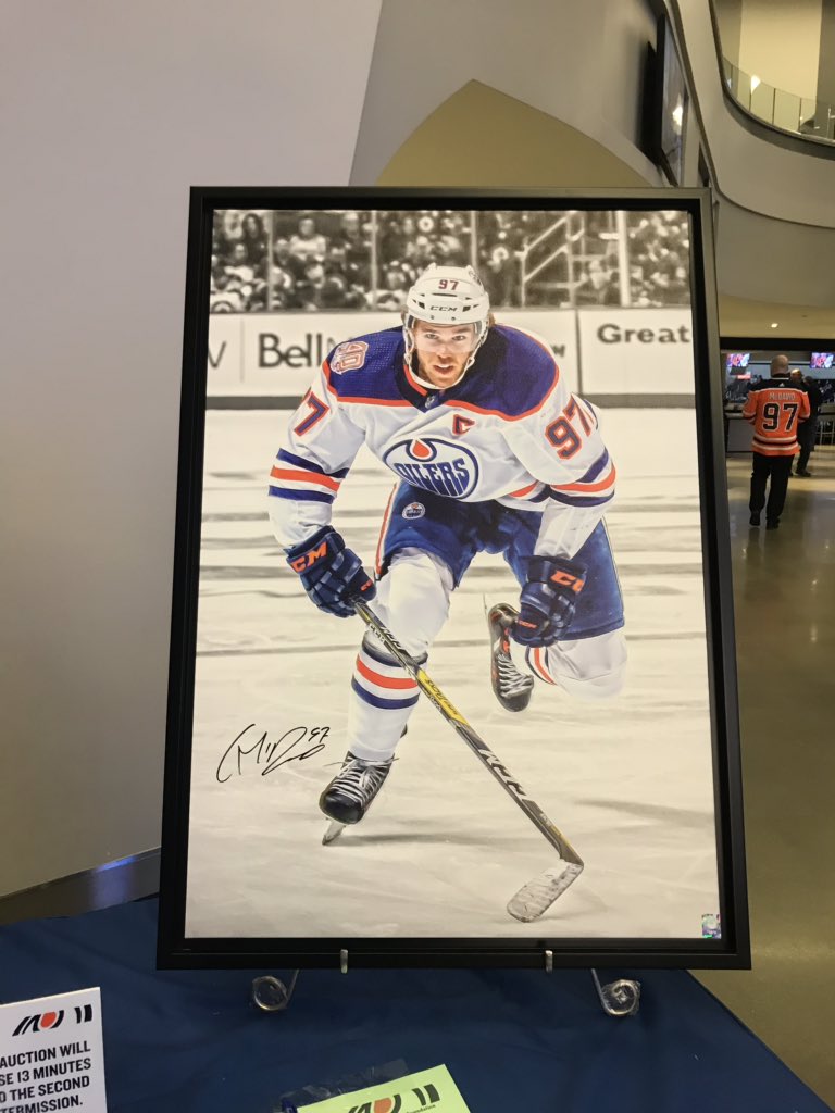 SpectrumAuth's tweet image. We are back and better than ever 🔥😉 We missed you! Come by our auction tables to see all the brand new stock we got in! @burgundyoak @EdmontonOilers @Oil_Foundation #LetsGoOilers #yeg