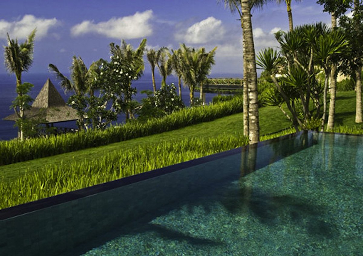 BaliUltimate's tweet photo. Gorgeous infinity views from one of the pools at Villa Khayangan Estate.               The perfect destination wedding villa, accommodating up to 250 of your guests.
#destinationwedding #ocean #beach #Bali #weddings
https://t.co/JYWsY4Wtvz https://t.co/42mQOu0TJm