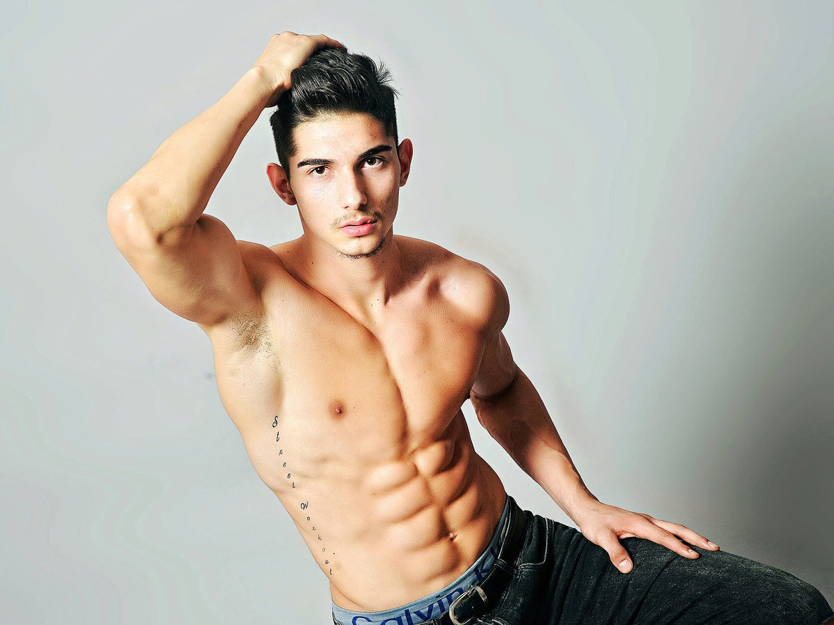 Flirt4Free Romania tweet media
