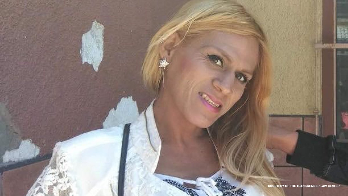 mynameisjro's tweet image. Remember Roxsana Hernandez when Trump vilifies undocumented folks in his #SOTU speech. A trans HIV+ woman who was murdered in ICE detention. #JusticeforRoxsana