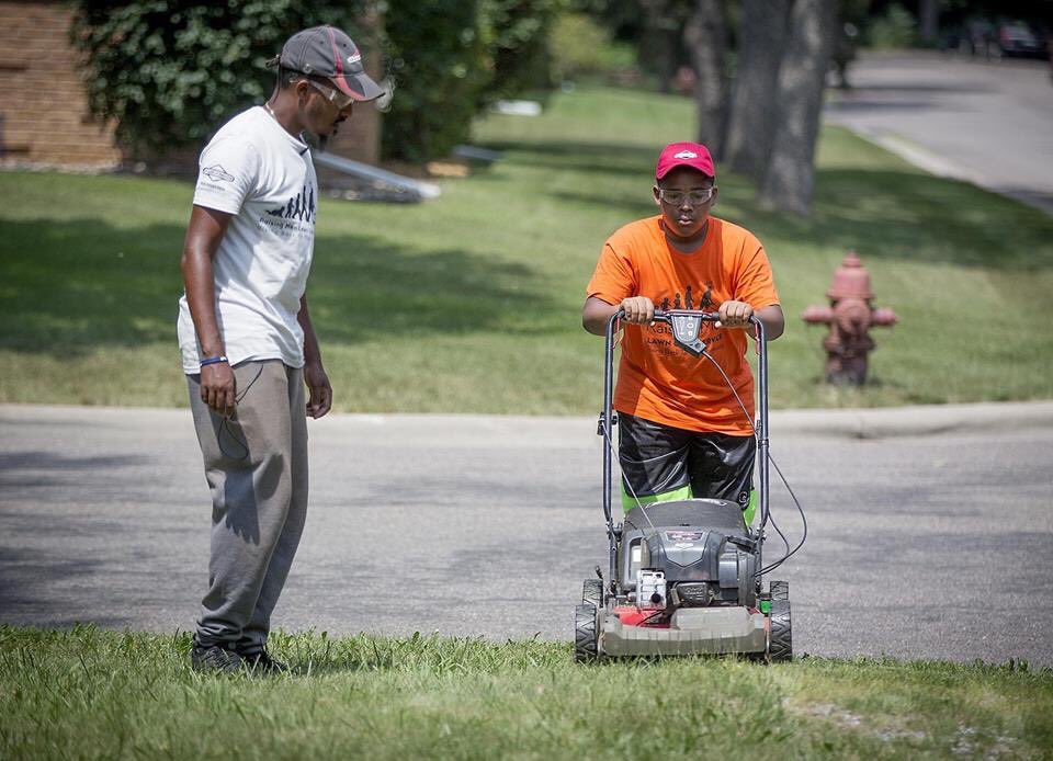 iamrodneysmith's tweet image. There are many ways to make a difference , I have simply chosen a lawn mower to do that with and I hope to encourage many kids around the USA to make a difference with me one lawn at a time