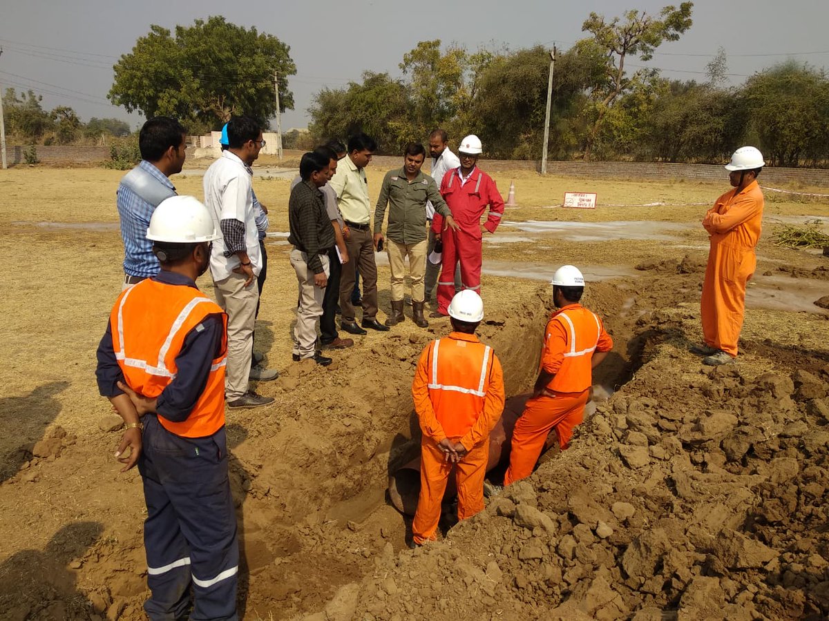 SSiddhpur's tweet photo. Off site disaster management mockdril organised by IOCL in cordination with Administration at Siddhpur https://t.co/2SZs75XXpk