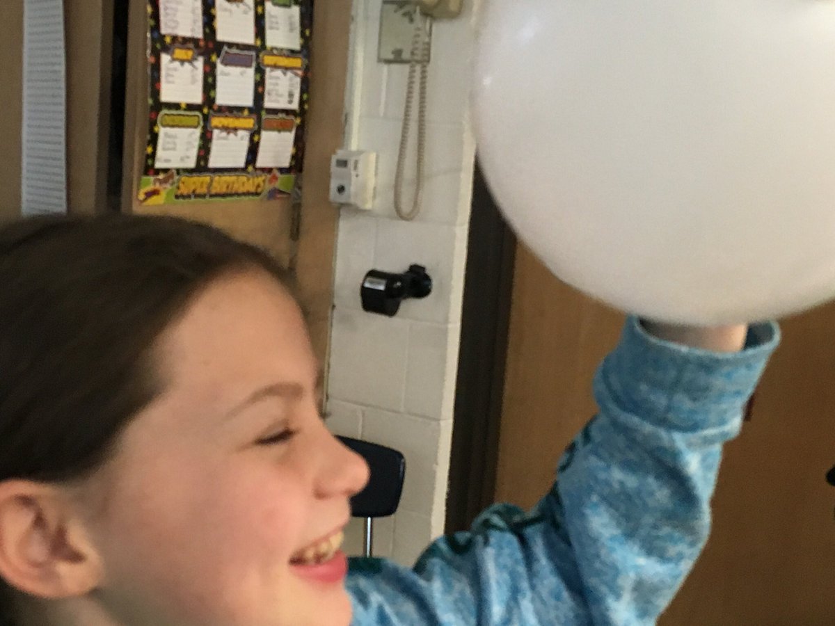 rcentralthird's tweet image. 3rd grade experimenting with Static Electricity! Ending our Unit on force and motion #forceandmotion #tciscience #handsonlearning #cridgepride #thirdgrade