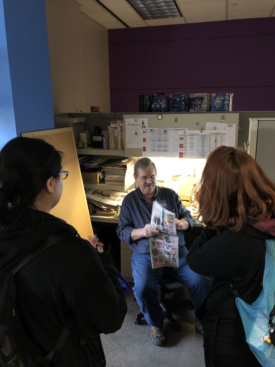 BrackenridgeMfi's tweet photo. More pics from today’s Juniors & Seniors job shadow day the H-E-B 360 advertising department @heb360 @sa_works @SAISDCTE #SAJobShadow19 #GraphicDesign #bhsprintshop #bracknation https://t.co/e5HGjgHlDK