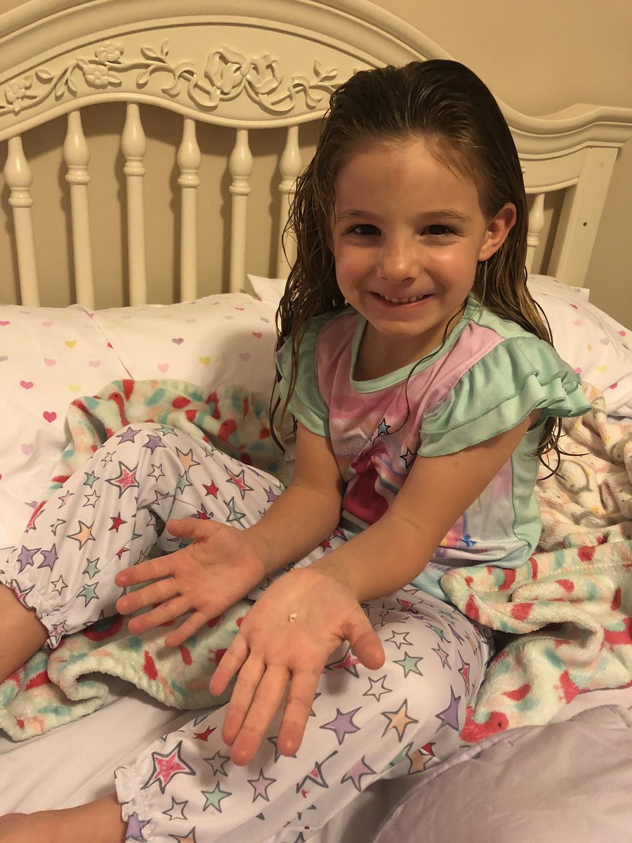 misshd03's tweet photo. To say I am proud would be an understatement!! This girl reminds me everyday to be a better Mom!! #1stTooth #ScienceNight@School #recruiting4MARS #chemistry #50thMoonanniversay! @nickcolemn #careermomma https://t.co/ZZmmBQMa0O