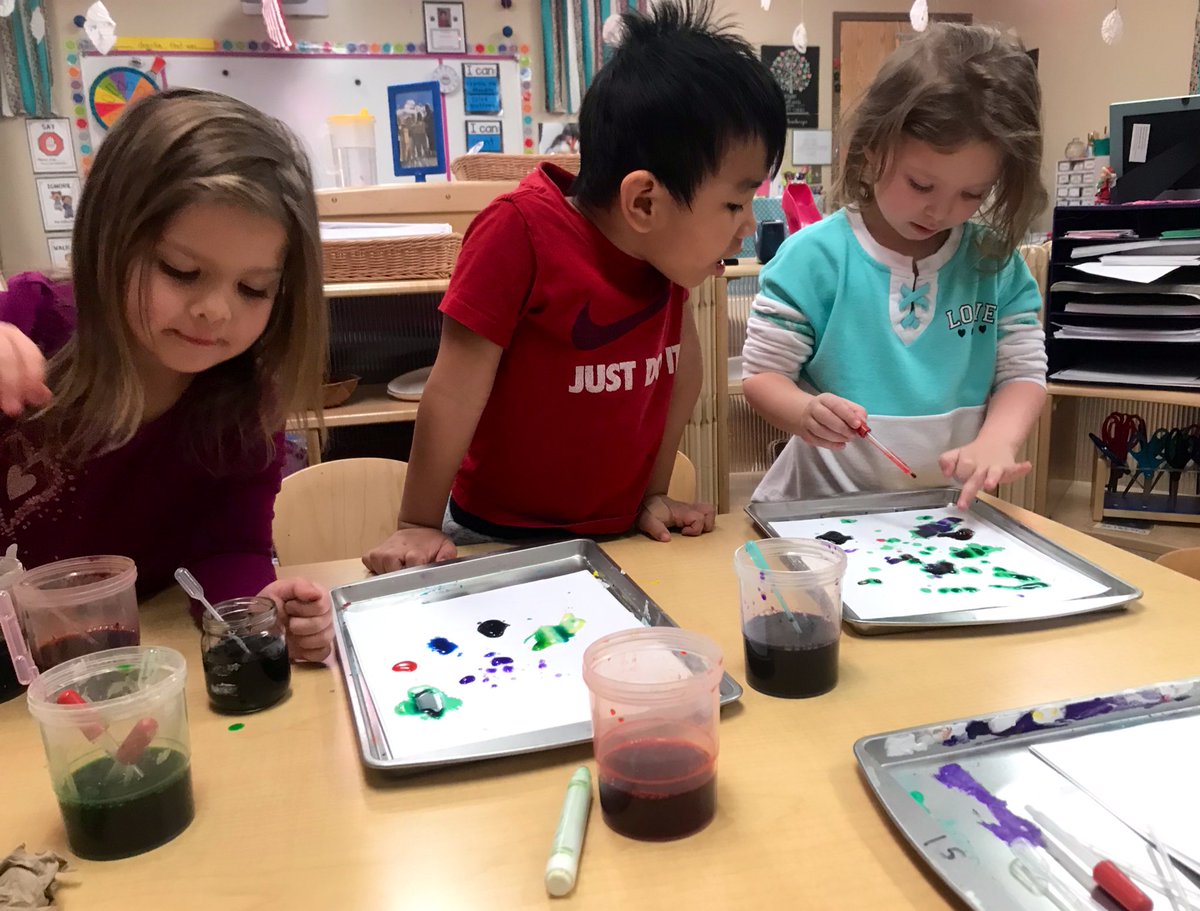 MrsFlenthrope's tweet photo. Day 2. The marker &amp; water exploration continues...Testing ideas. #discoveries #science @SJSDOakGrove #SJSD https://t.co/ho1HjIdexf