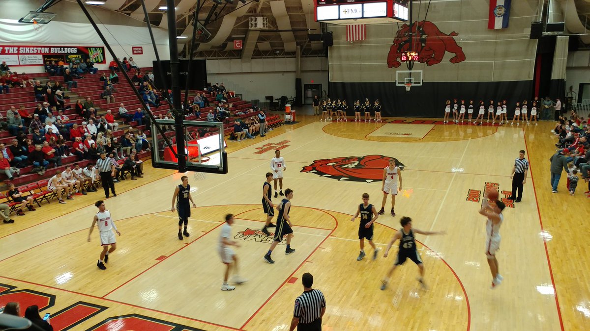 rusty_hendricks's tweet photo. @SikestonHoops 91 @SaxonyAd 51 BBALL 🏀 FINAL. Sikeston 19-0. Saxony 2-20. @treyjenkins234 with 22 pts. Trey scored his 1,000th career pt in the game. @semoball @kfvssports @semoballAlex @SEMOESPN @SEMOESPNPrep
#mopreps #WeAreSikeston https://t.co/8uLGol36c4