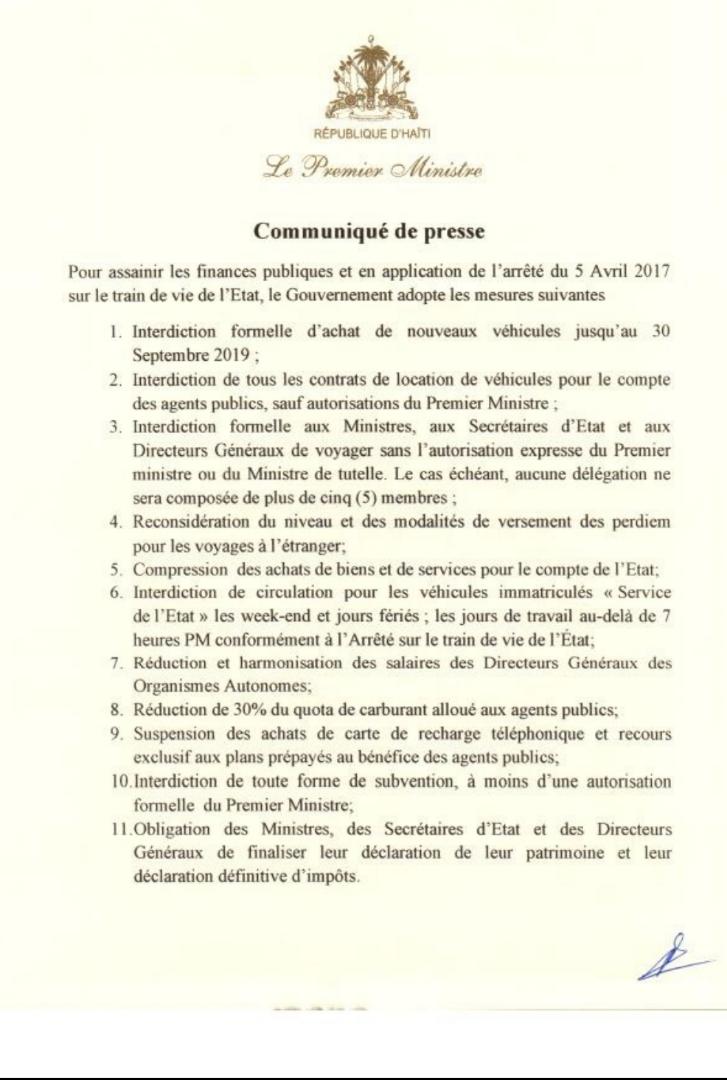Ameliebaron's tweet photo. Crise économique : l'État tente comme l'année dernière, de réduire son train de vie.
#Haiti https://t.co/OwO1daqGgk