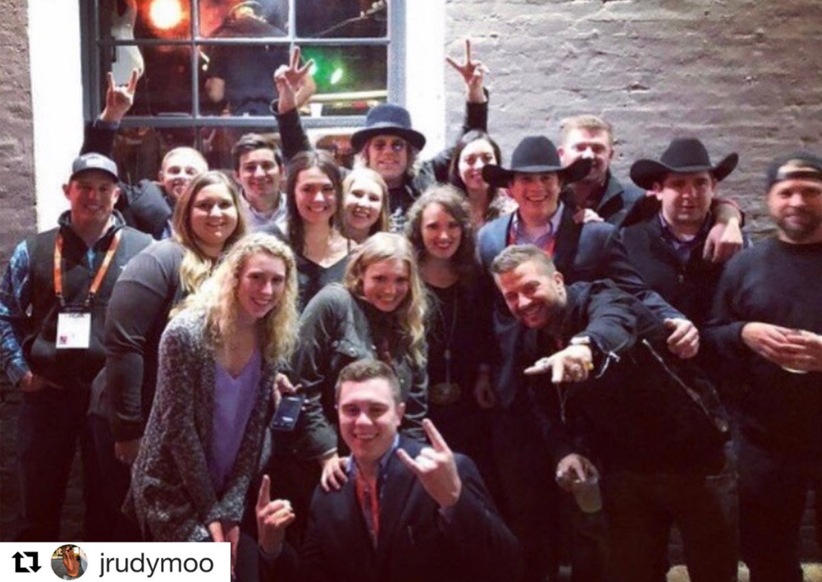 BigKennyTV's tweet photo. Love running into my people! Had a blast meeting these folks, the bright future of our Ag industry, visiting NOLA for #CattleCon19. #AnimalScience at its best on #BourbonStreet! 😎
#Repost @jrudymoo with @get_repost ・・・ Let the good times roll https://t.co/s08ApAMabI
