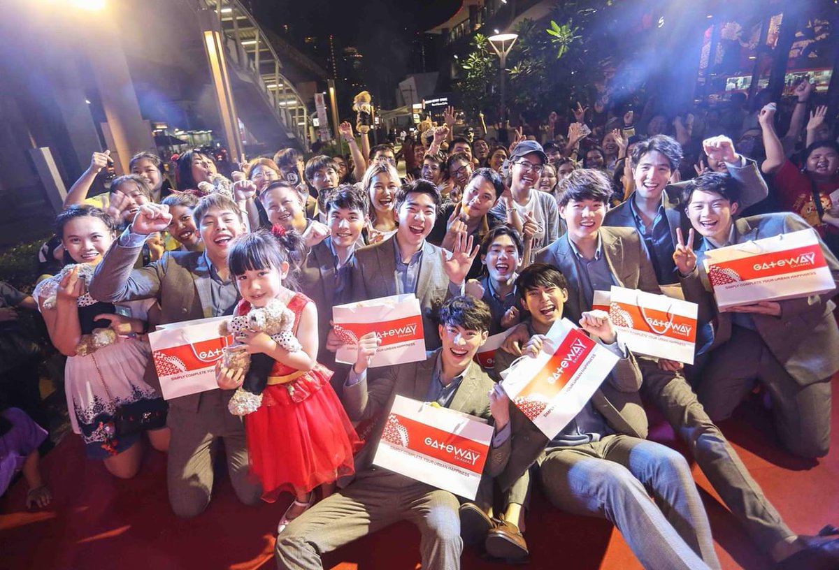 PakinballFamily's tweet photo. ภาพบรรยากาศภายในงาน Check in market @ เกตเวย์เอกมัย จ้า!!!! ขอบคุณทุกคนที่ร่วมสนุกและมาหาเชฟกันนะ อยู่กับเหล่าเชฟไปนาน ๆ น้าาาา 😚😚😚 

#CheckinMarket
#Gateway
#Akamai
#ท่านขุนภาคิน 
#ตำหนักของท่านขุน 
#pakinball  
#CUTECHEF 
#CUTECHEFตัวแทนแห่งความอร่อย 
#fanchef https://t.co/BlatddVrMN