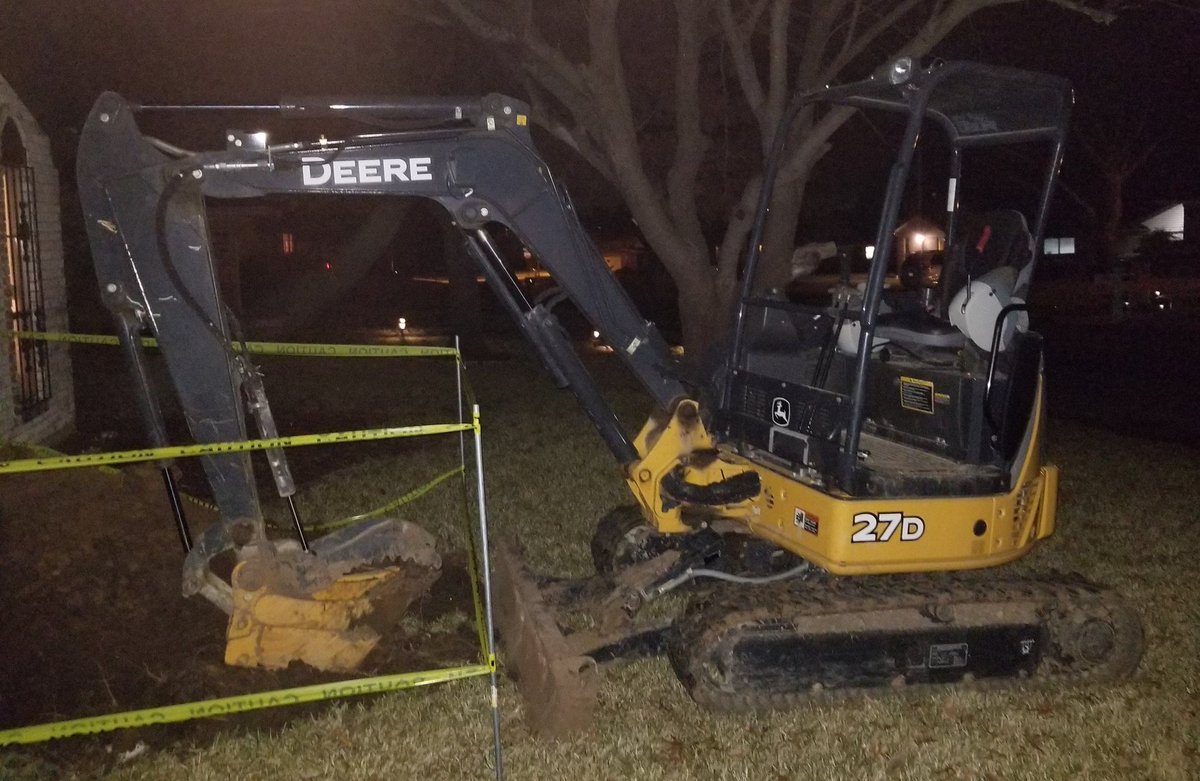 AlexTheRubikang's tweet photo. I can't believe my plumbing is fucking dead #rip #restinpeas https://t.co/Bwl8pDdDNT