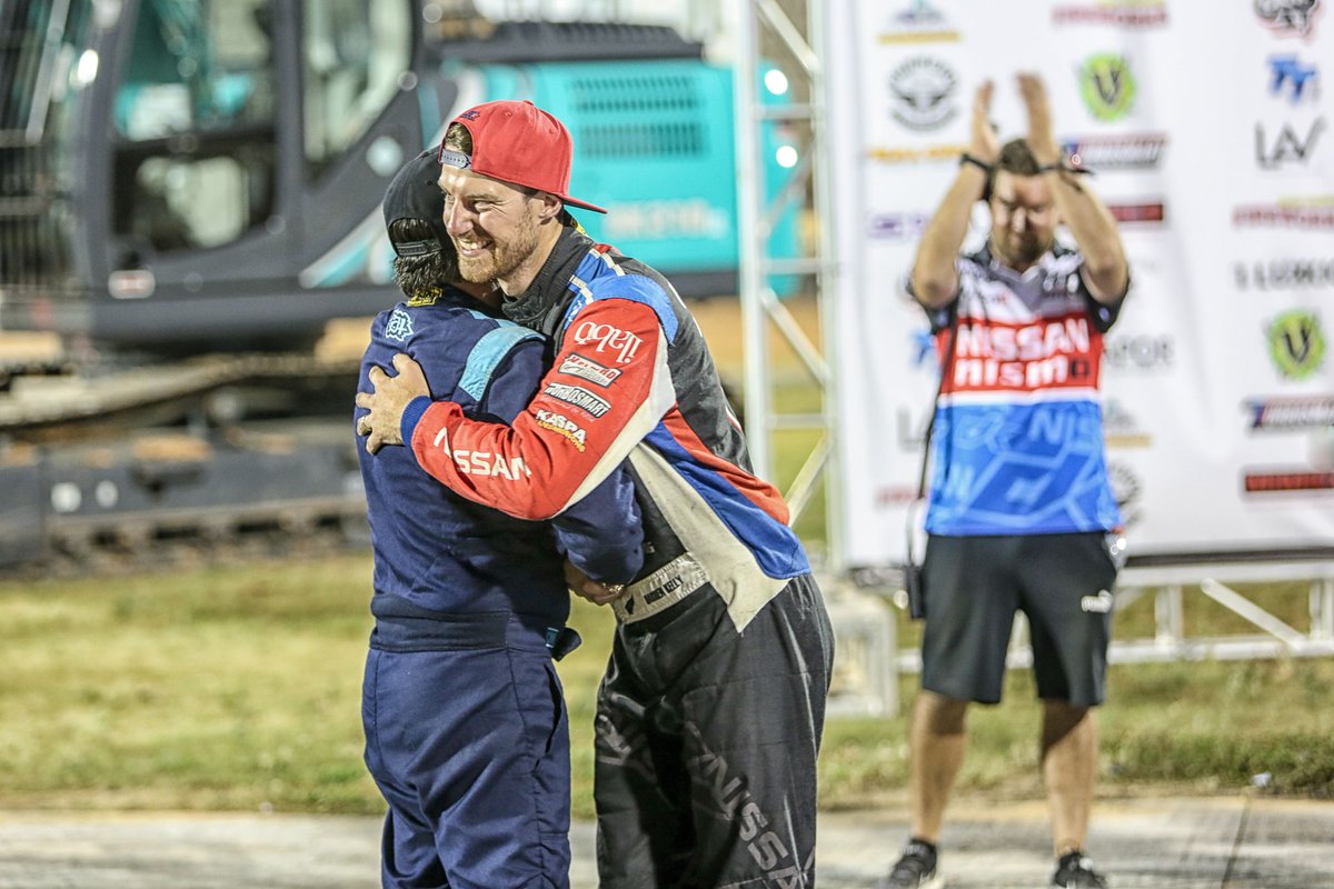 D1NZOFFICIAL's tweet photo. TOP 5 Pro-Championship leaderboard 🏁

Darren Kelly - 103 points
Daynom Templeman - 83 points
Matty Hill - 70 points
David Steedman - 66 points
Drew Donovan - 53 points

Grab your Round 2 tickets here: https://t.co/mzcJ47RFlI https://t.co/YbUekjK2pi