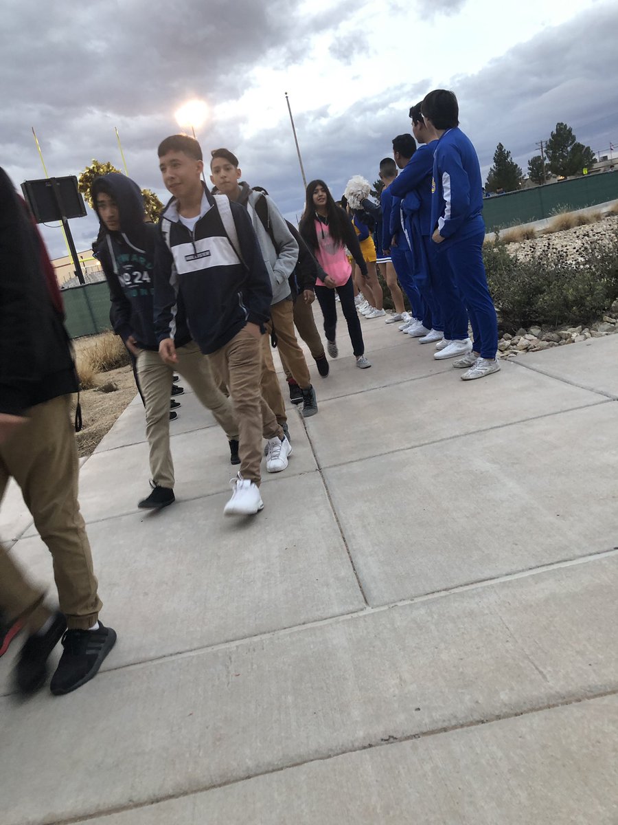 Coach_Pineda's tweet photo. The future is bright in San Eli! GEMS students had a blast on Eagle Night and loved seeing all that awaits them! #EagleNight #SoarWithPride  #MyChoiceSEISD https://t.co/7slcAbbc1x