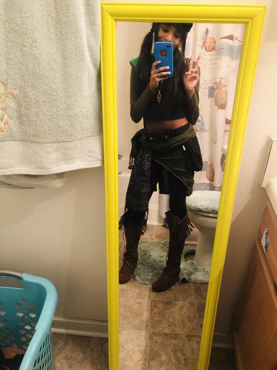 planetzorfex's tweet image. Going to see @LiquidStranger and rage out tonight!!! #liquidstranger 

My outfit is cute ✨☀️🍃