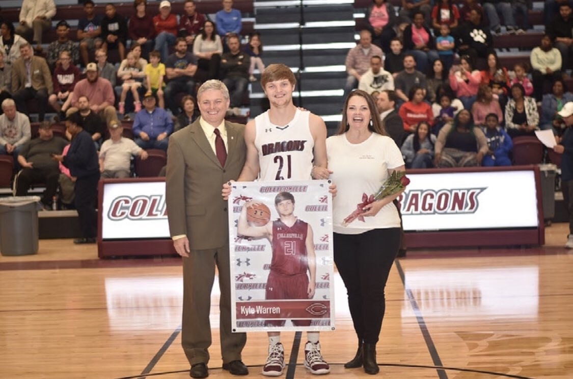 TaylordEnt_'s tweet photo. Senior night at CHS. #dragonpride #villens #taylordenterprise https://t.co/00WLdn1jC9