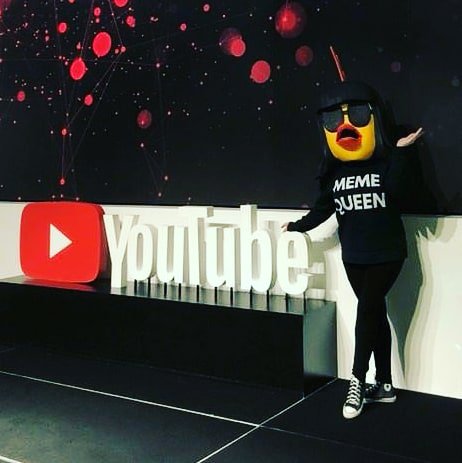 poultrypopstar's tweet photo. Had a fabulous time at YouTube Space! Thank you @YouTubeSpaceLA for the oppurtunity🙌 Love you!💋 #YouTubeSpaceLA #fiftiesflashback https://t.co/0e3Iab4xVj