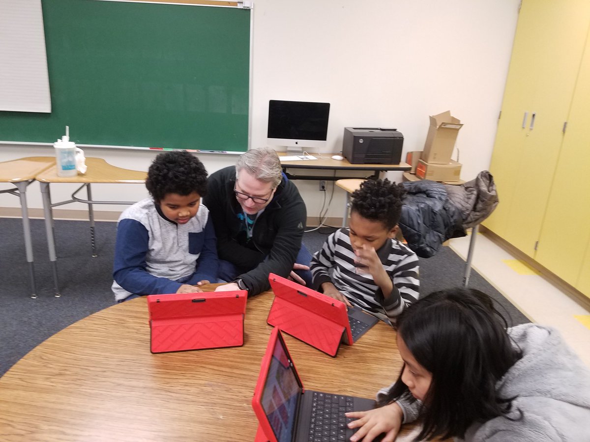 lasiter1's tweet photo. @aim_jlarsen working with some of our @OPS_Wakonda students on coding today. We are very lucky to be able to work with these brilliant students each week. #YouthInTech #DiversityinTech #BrainExchange https://t.co/XR8peCkYT2