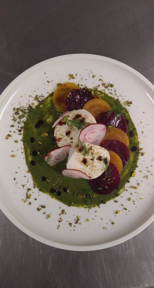 Fluffysaur's tweet image. Winter Beet DOP Mozzarella 

#SoigneOrNoWay #CookFast