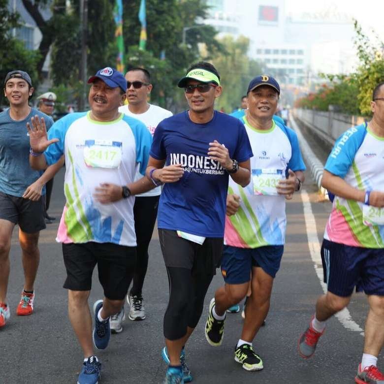 Sselamat Siang Sahabat 🖐️menurt bapak <a href="/sandiuno/">Sandiaga Salahuddin Uno</a> anti aging terbaik adalah olahraga loh , juga konsumsi vitamin dan glucosamine untuk kesehatan tulang nih sahabat #sahabtsandi #sahabatsandiuno