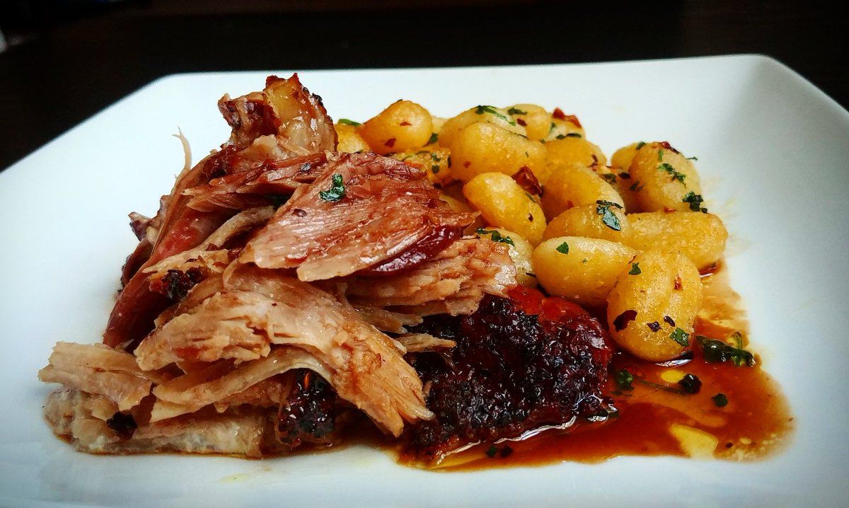 TheSoulfulEMU's tweet photo. Italian red wine braised pulled pork and butter fried gnocchi 😍 📷 @ChefJHerb #italianbuffet #cooking #nomnom #recipeoftheday #foodie #ChefTalks #BIZBoost 🚀 https://t.co/YTl6UZZ7SE