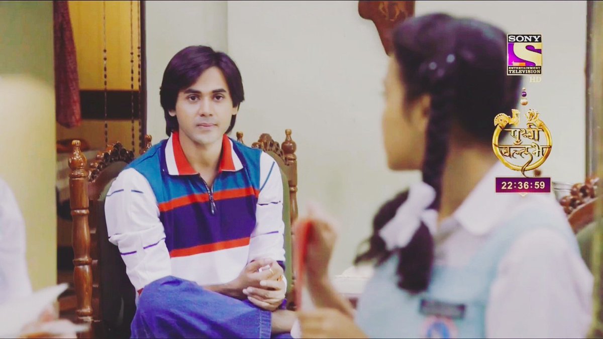 b/w deciding pooja di's wedding card to reading their own wedding card - sameer and naina grew up together  #90sKiShaaadi |  #SameerNainaKiShaadi #YehUnDinonKiBaatHai |  #YUDKBH