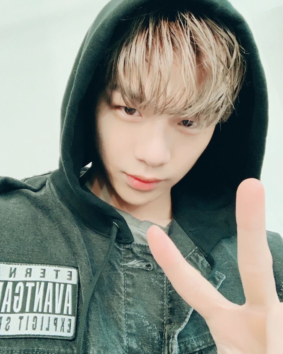 cafe_cona's tweet photo. 안녕하세요! 코나입니다!
새로운 한해가 시작됐는데요! 
기쁜 이마음 모든분들에게 나누고자~ 
새해맞이 특별이벤트! 🎉
코나에 오시면 
여러분 모두의 #강다니엘 님의 
액자,사진,굿즈를 #나눔 하려 합니다~😍👍🏻
달콤한 #다니엘의핫초코 도 드시면서 
소중한 기쁨 받아가셔요~ #카페코나 #대전코나 https://t.co/zV5C0e1VJW